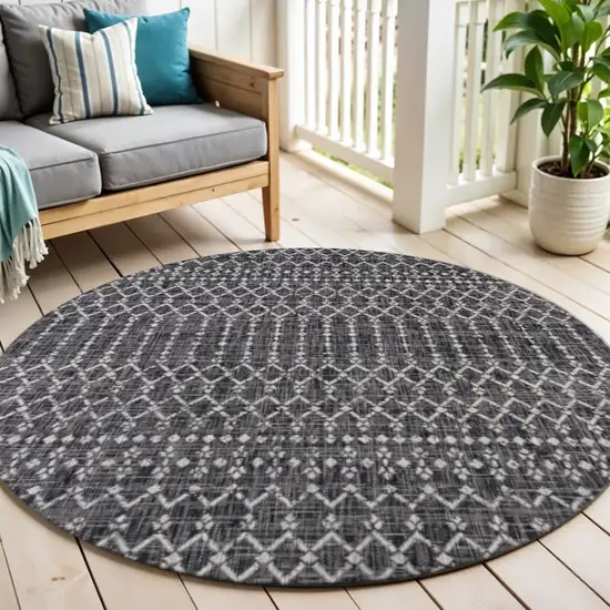 6' Black And Gray Round Trellis Indoor Outdoor Area Rug Photo 1