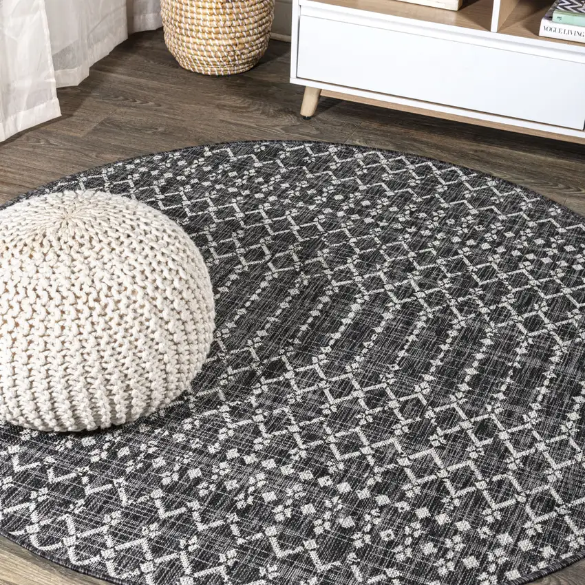 8' Black And Gray Round Trellis Indoor Outdoor Area Rug Photo 4