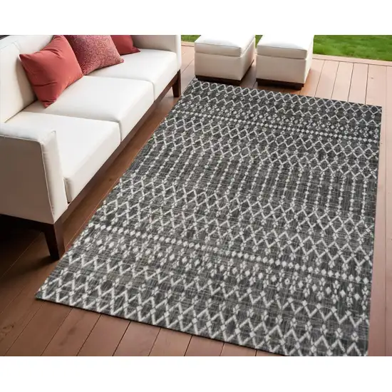 5' Black And Gray Square Trellis Indoor Outdoor Area Rug Photo 1