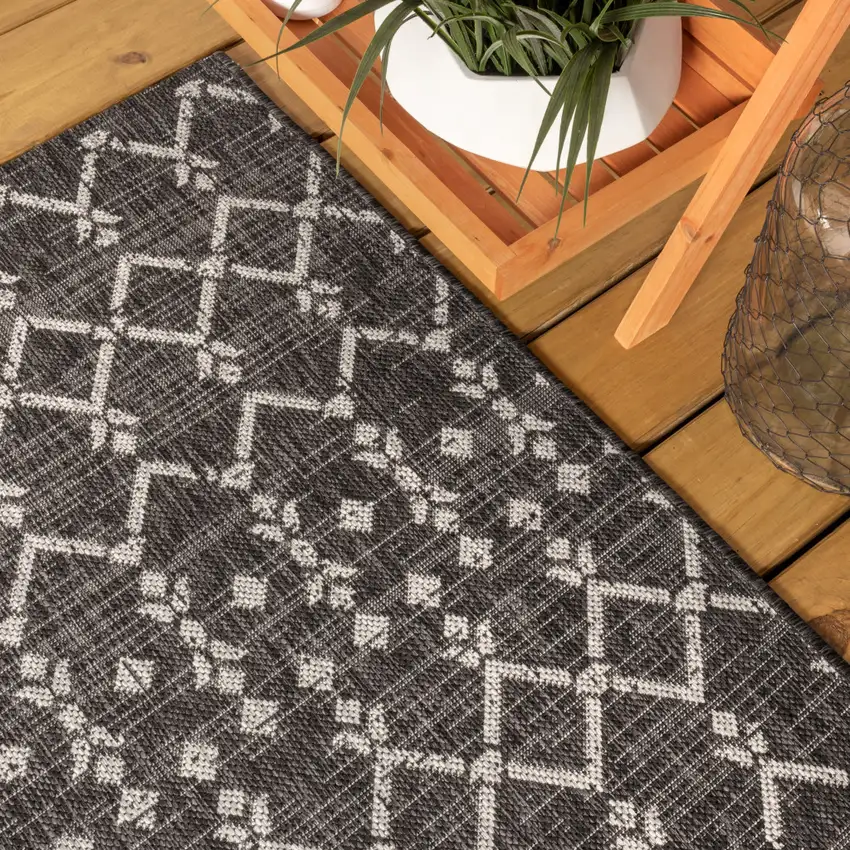 4' Black And Gray Square Trellis Indoor Outdoor Area Rug Photo 7