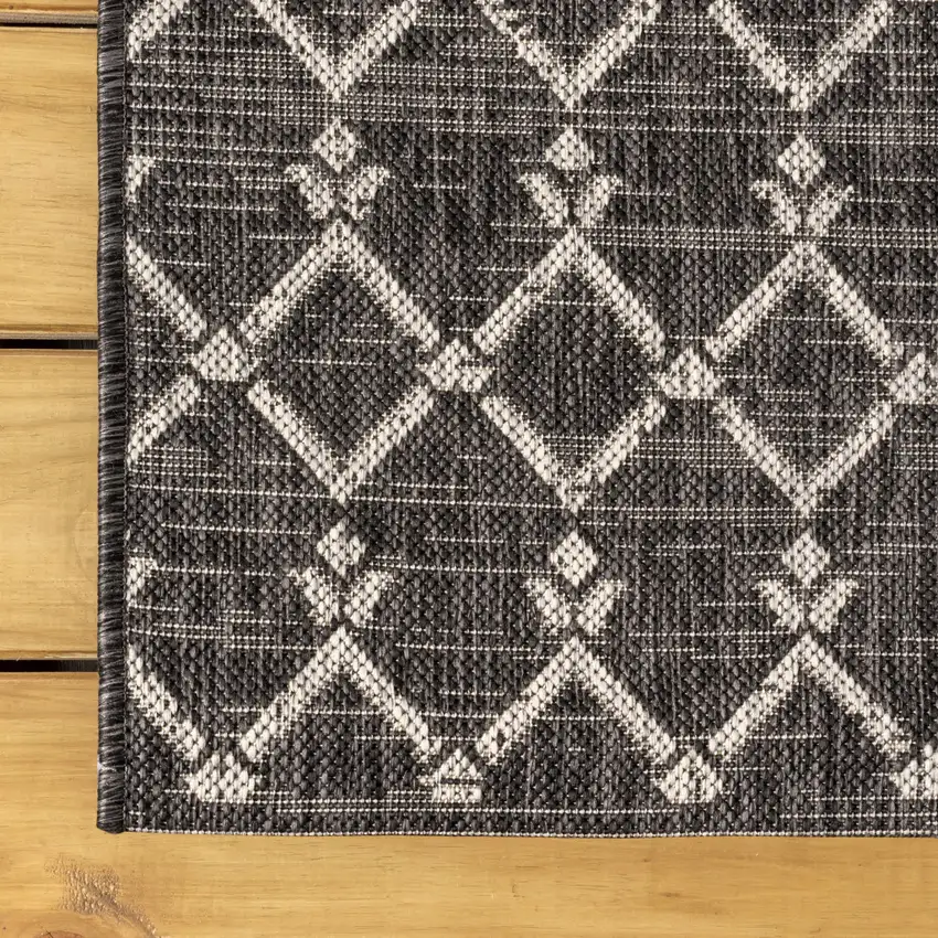 8' Black And Gray Square Trellis Indoor Outdoor Area Rug Photo 8