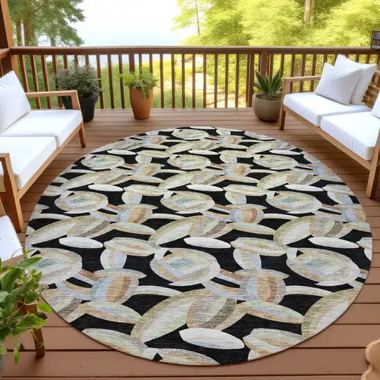 8' Black And Ivory Round Abstract Washable Indoor Outdoor Area Rug Photo 4