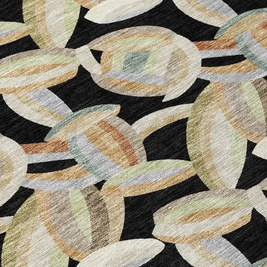 8' Black And Ivory Round Abstract Washable Indoor Outdoor Area Rug Photo 7