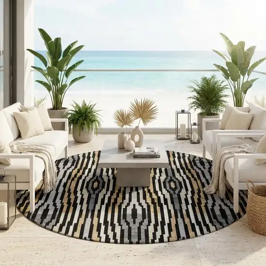 8' Black And Ivory Round Abstract Washable Indoor Outdoor Area Rug Photo 1