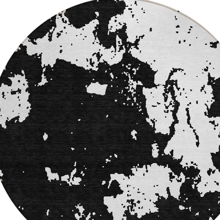 8' Black And Ivory Round Abstract Washable Indoor Outdoor Area Rug Photo 5
