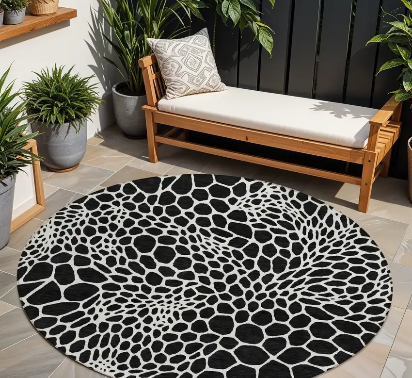 8' Black And Ivory Round Geometric Washable Indoor Outdoor Area Rug Photo 1