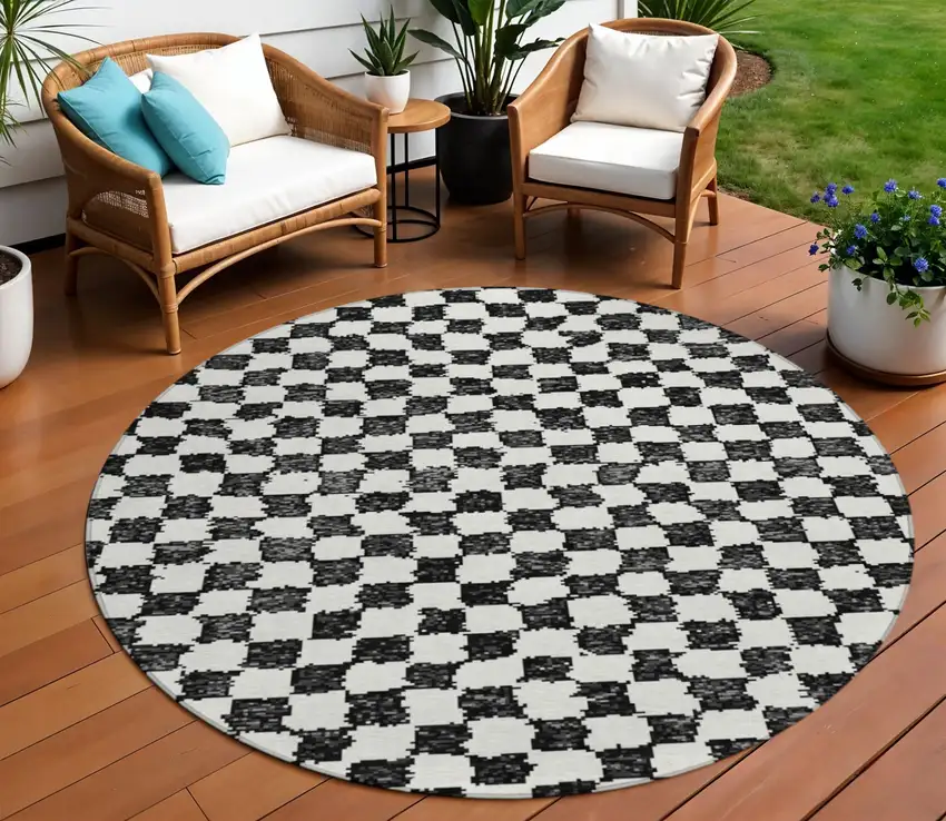 8' Black And Ivory Round Geometric Washable Indoor Outdoor Area Rug Photo 2