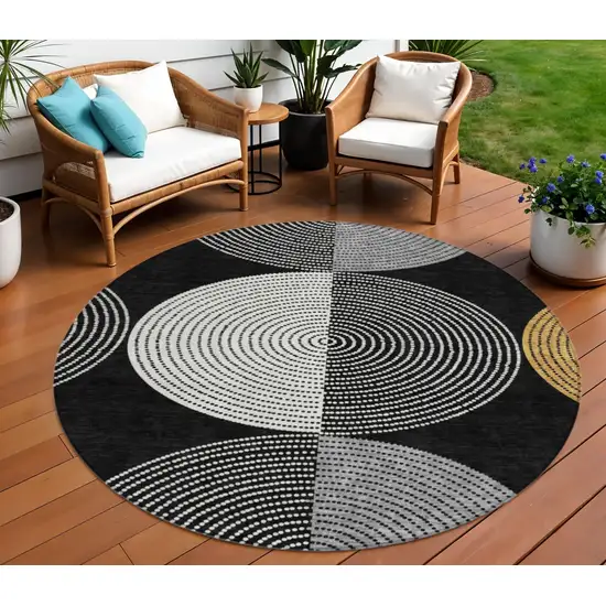 8' Black And Ivory Round Geometric Washable Indoor Outdoor Area Rug Photo 1