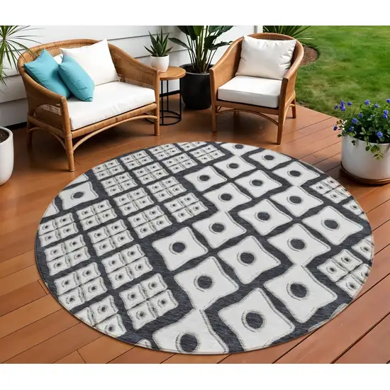 8' Black And Ivory Round Geometric Washable Indoor Outdoor Area Rug Photo 1