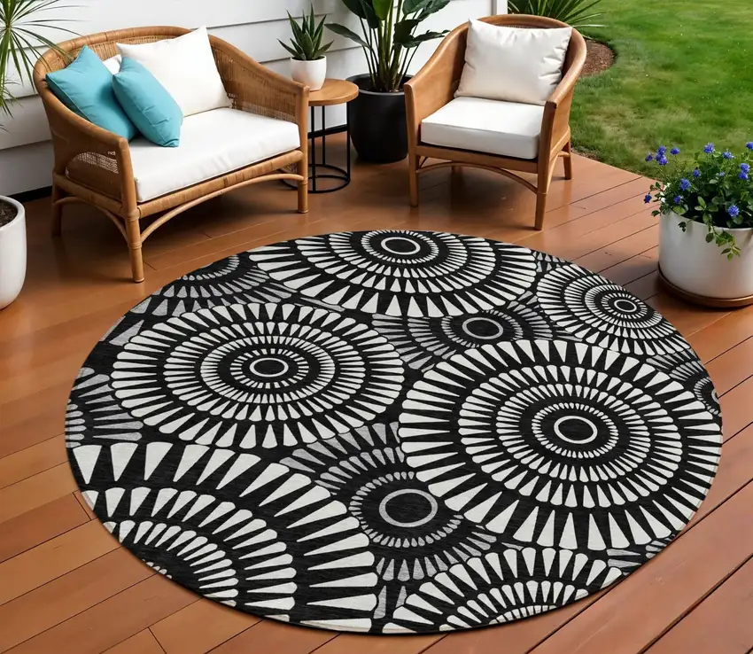 8' Black And Ivory Round Geometric Washable Indoor Outdoor Area Rug Photo 1