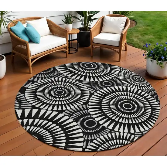 8' Black And Ivory Round Geometric Washable Indoor Outdoor Area Rug Photo 1