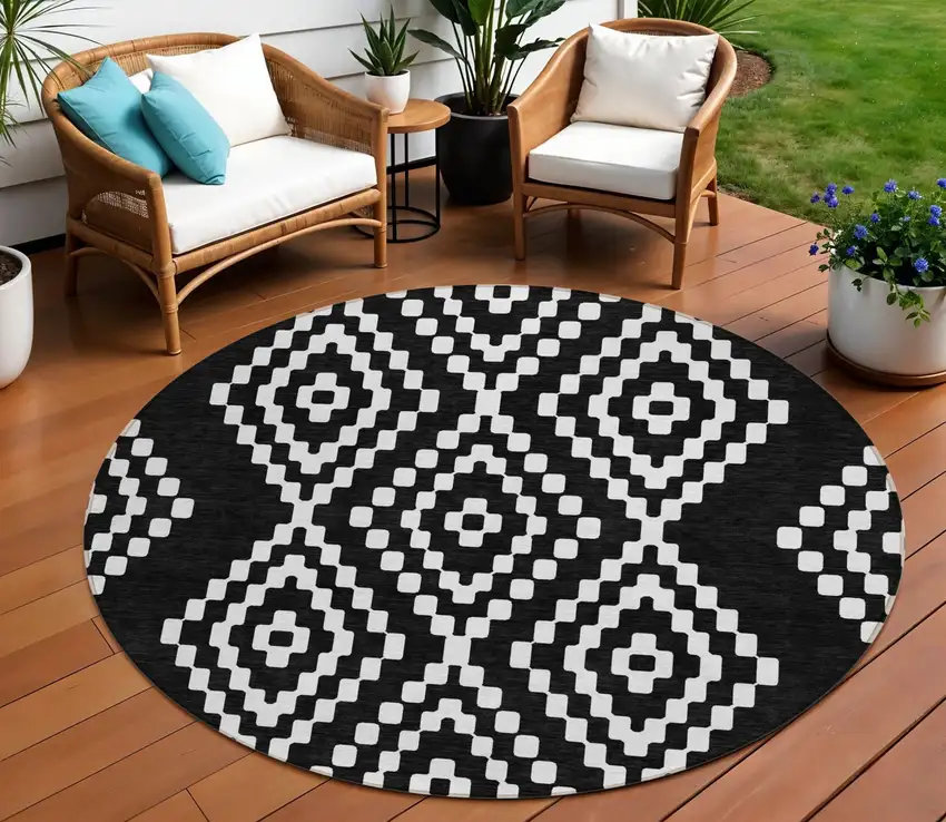 8' Black And Ivory Round Geometric Washable Indoor Outdoor Area Rug Photo 1