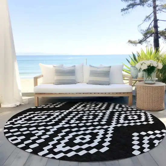 8' Black And Ivory Round Geometric Washable Indoor Outdoor Area Rug Photo 6