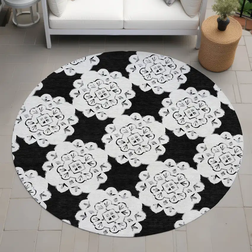 8' Black And Ivory Round Quatrefoil Washable Indoor Outdoor Area Rug Photo 8
