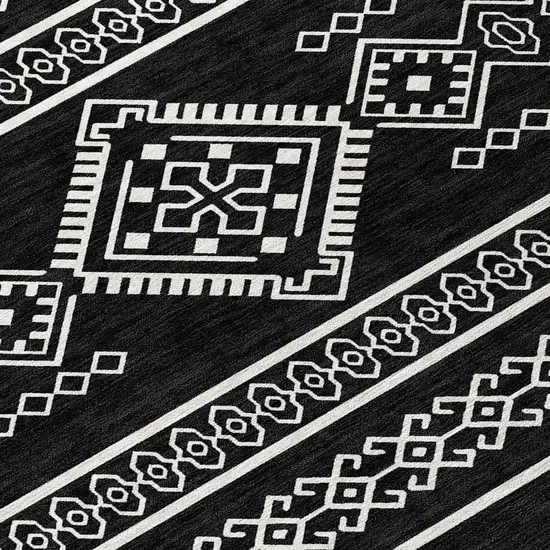 8' Black And Ivory Round Southwestern Washable Indoor Outdoor Area Rug Photo 4