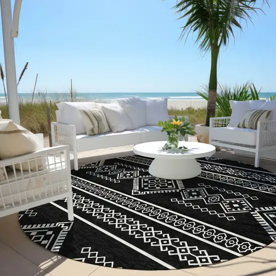 8' Black And Ivory Round Southwestern Washable Indoor Outdoor Area Rug Photo 6
