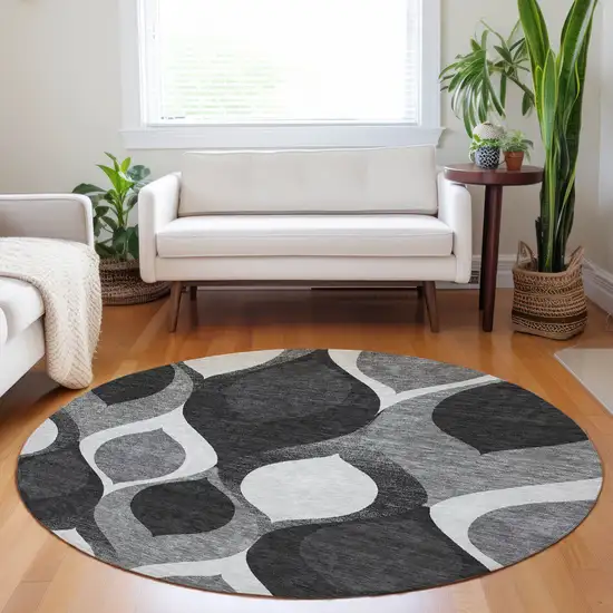 8' Black And Silver Ogee Washable Round Rug With UV Protection Photo 5
