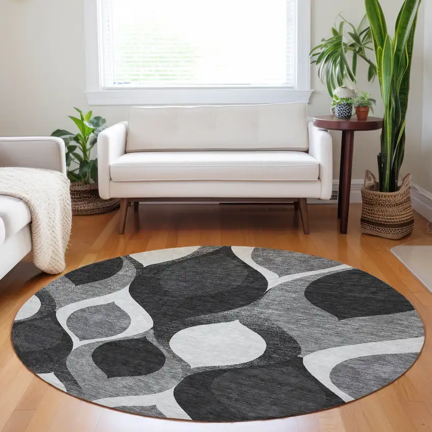 8' Black And Silver Ogee Washable Round Rug With UV Protection Photo 5