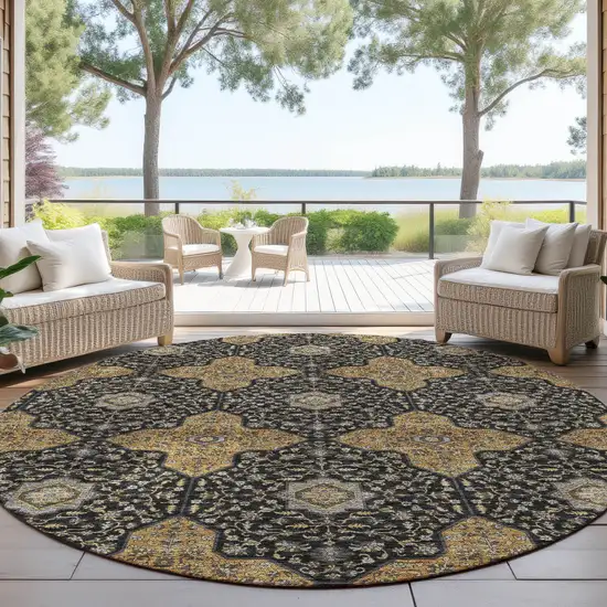 8' Black Copper And Gray Round Quatrefoil Washable Indoor Outdoor Area Rug Photo 4