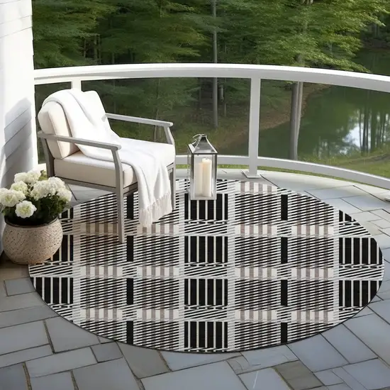 8' Black Gray And Brown Round Plaid Washable Indoor Outdoor Area Rug Photo 5
