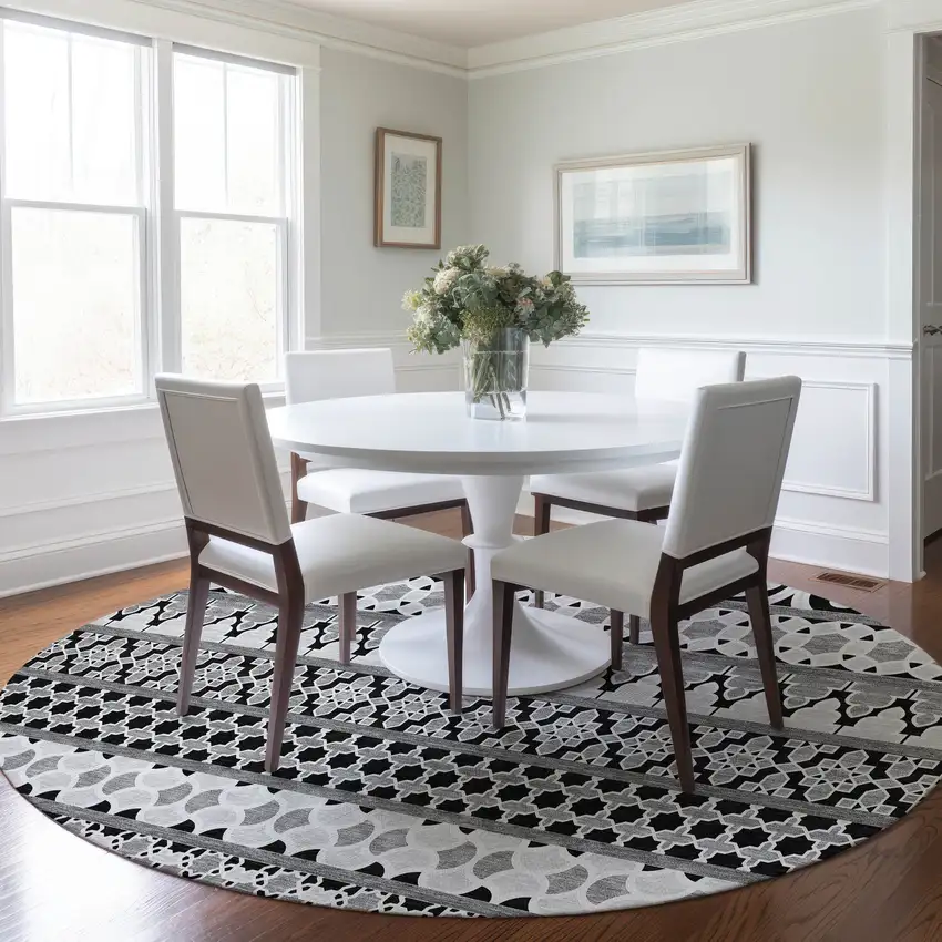 8' Black Gray And Ivory Round Quatrefoil Washable Indoor Outdoor Area Rug Photo 7