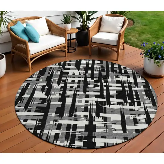 8' Black Gray And Ivory Round Striped Washable Indoor Outdoor Area Rug Photo 2