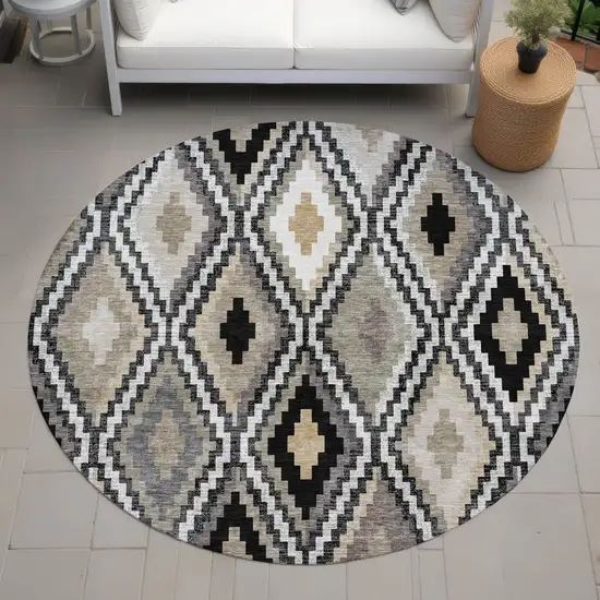8' Black Ivory And Beige Round Geometric Washable Indoor Outdoor Area Rug Photo 8