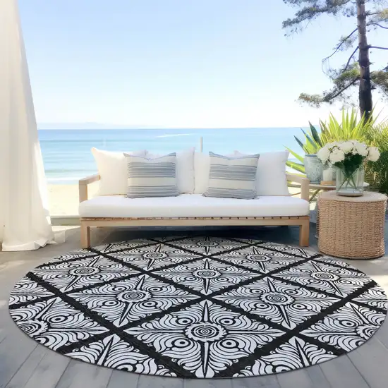 8' Black Ivory And Gray Round Medallion Washable Indoor Outdoor Area Rug Photo 7