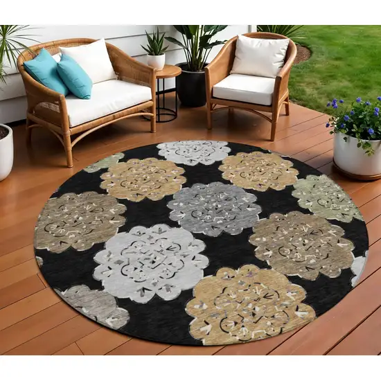 8' Black Ivory And Khaki Round Quatrefoil Washable Indoor Outdoor Area Rug Photo 1