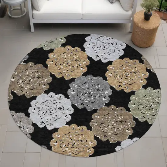 8' Black Ivory And Khaki Round Quatrefoil Washable Indoor Outdoor Area Rug Photo 9