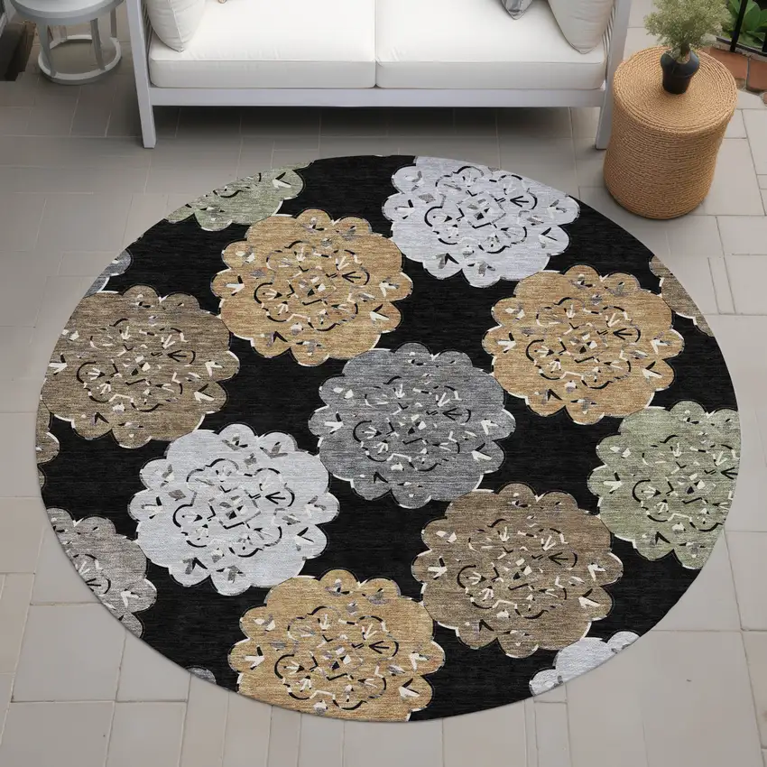 8' Black Ivory And Khaki Round Quatrefoil Washable Indoor Outdoor Area Rug Photo 9
