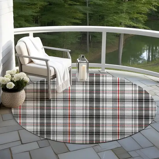 8' Black Ivory And Red Round Plaid Washable Indoor Outdoor Area Rug Photo 6
