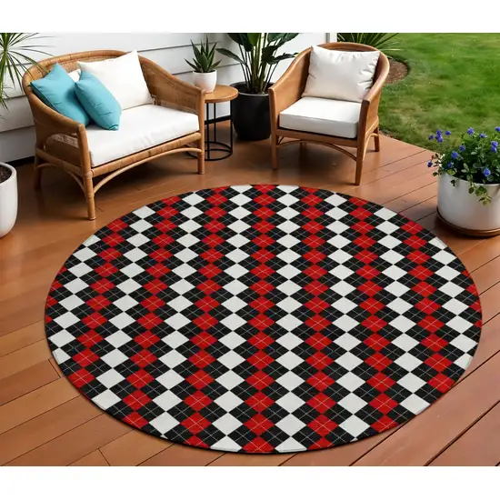 8' Black Red And White Round Argyle Washable Indoor Outdoor Area Rug Photo 2