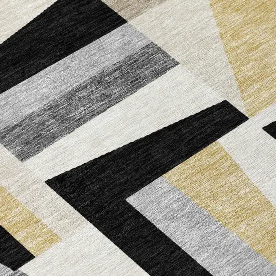 8' Black Wheat And Ivory Round Geometric Washable Indoor Outdoor Area Rug Photo 8