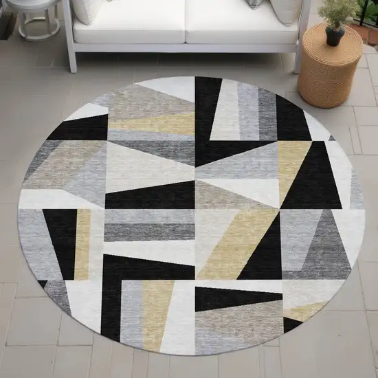 8' Black Wheat And Ivory Round Geometric Washable Indoor Outdoor Area Rug Photo 9