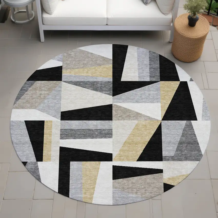 8' Black Wheat And Ivory Round Geometric Washable Indoor Outdoor Area Rug Photo 9