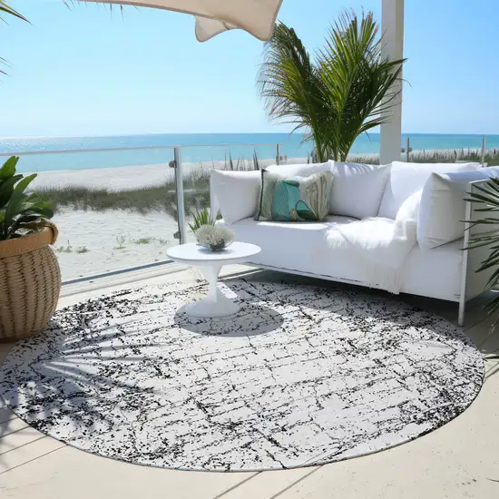 8' Black White And Gray Round Abstract Washable Indoor Outdoor Area Rug Photo 5