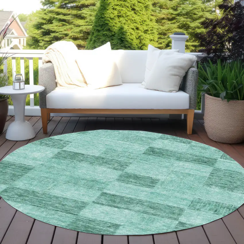 8' Blue And Aqua Round Geometric Washable Indoor Outdoor Area Rug Photo 7