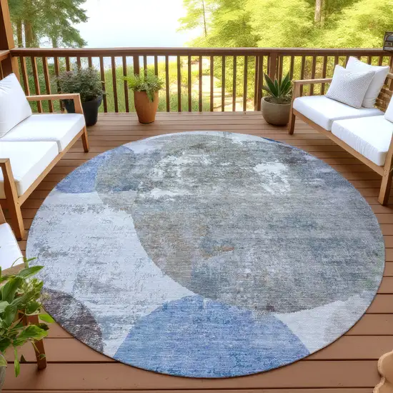 8' Blue And Beige Round Geometric Washable Indoor Outdoor Area Rug Photo 4