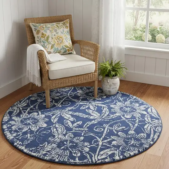 5' Blue And Ivory Floral Distressed Round Rug Photo 1