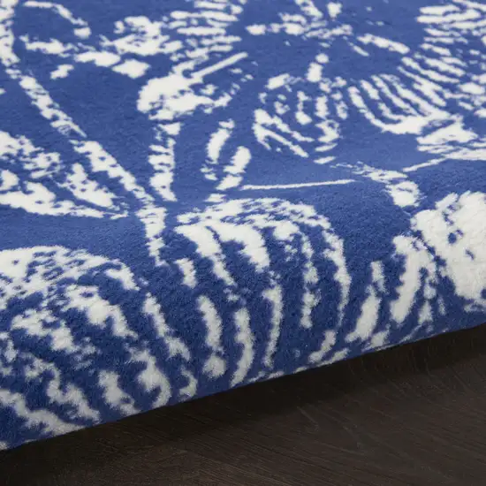 5' Blue And White Floral Distressed Round Rug Photo 9