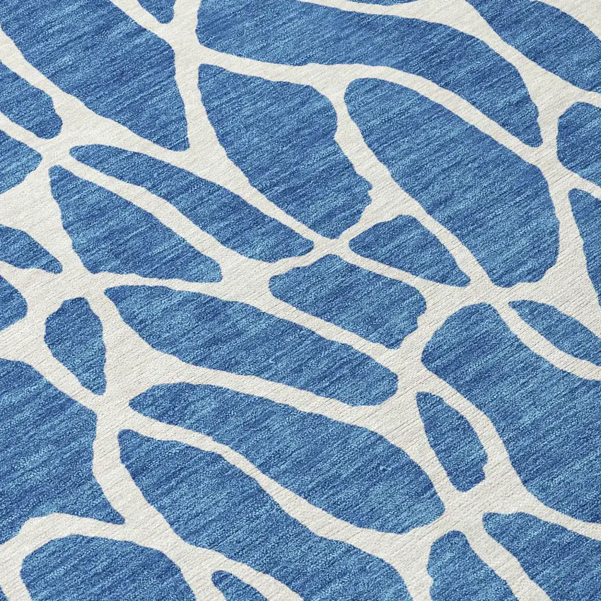 8' Blue And Ivory Round Geometric Washable Indoor Outdoor Area Rug Photo 7