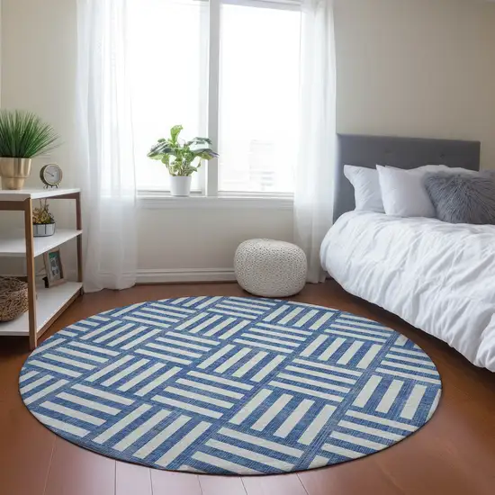8' Blue And Ivory Round Geometric Washable Indoor Outdoor Area Rug Photo 7