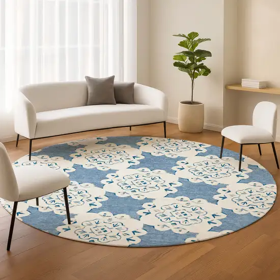 8' Blue And Ivory Round Quatrefoil Washable Indoor Outdoor Area Rug Photo 9