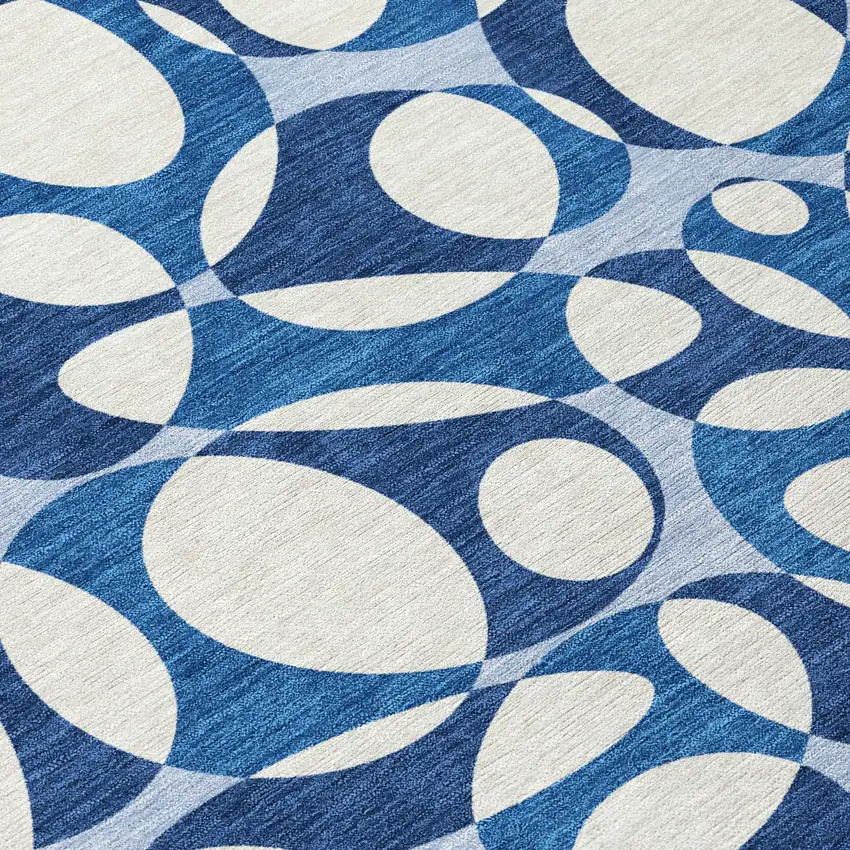 8' Blue And Navy Blue Round Abstract Washable Indoor Outdoor Area Rug Photo 7