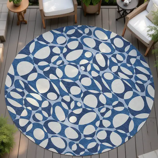 8' Blue And Navy Blue Round Abstract Washable Indoor Outdoor Area Rug Photo 4