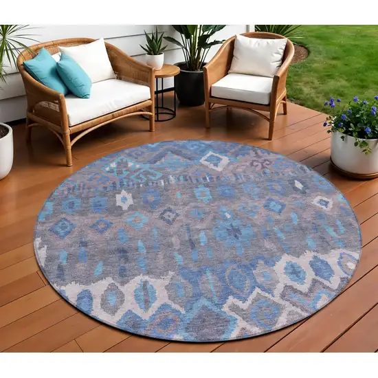 8' Blue Gray And Ivory Round Geometric Washable Indoor Outdoor Area Rug Photo 1