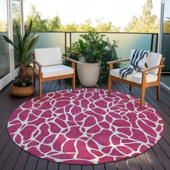8' Blush And Ivory Round Geometric Washable Indoor Outdoor Area Rug Photo 6