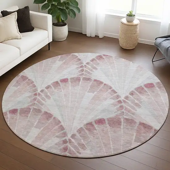 8' Blush And Ivory Round Seashell Washable Indoor Outdoor Area Rug Photo 5