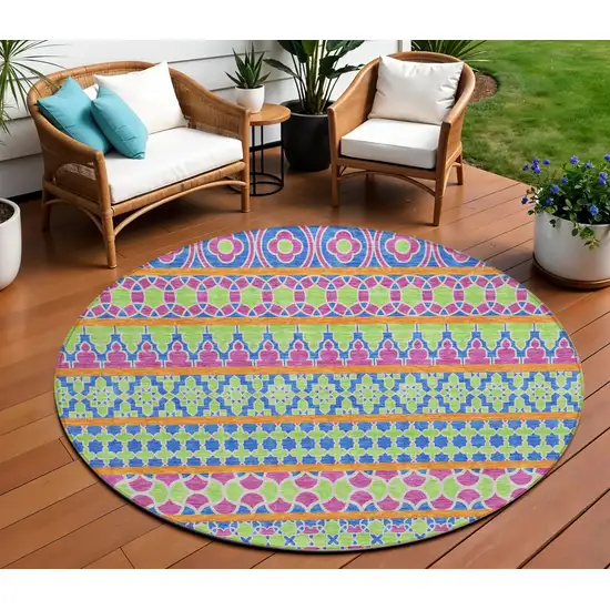 8' Blush Blue And Lime Green Round Quatrefoil Washable Indoor Outdoor Area Rug Photo 1